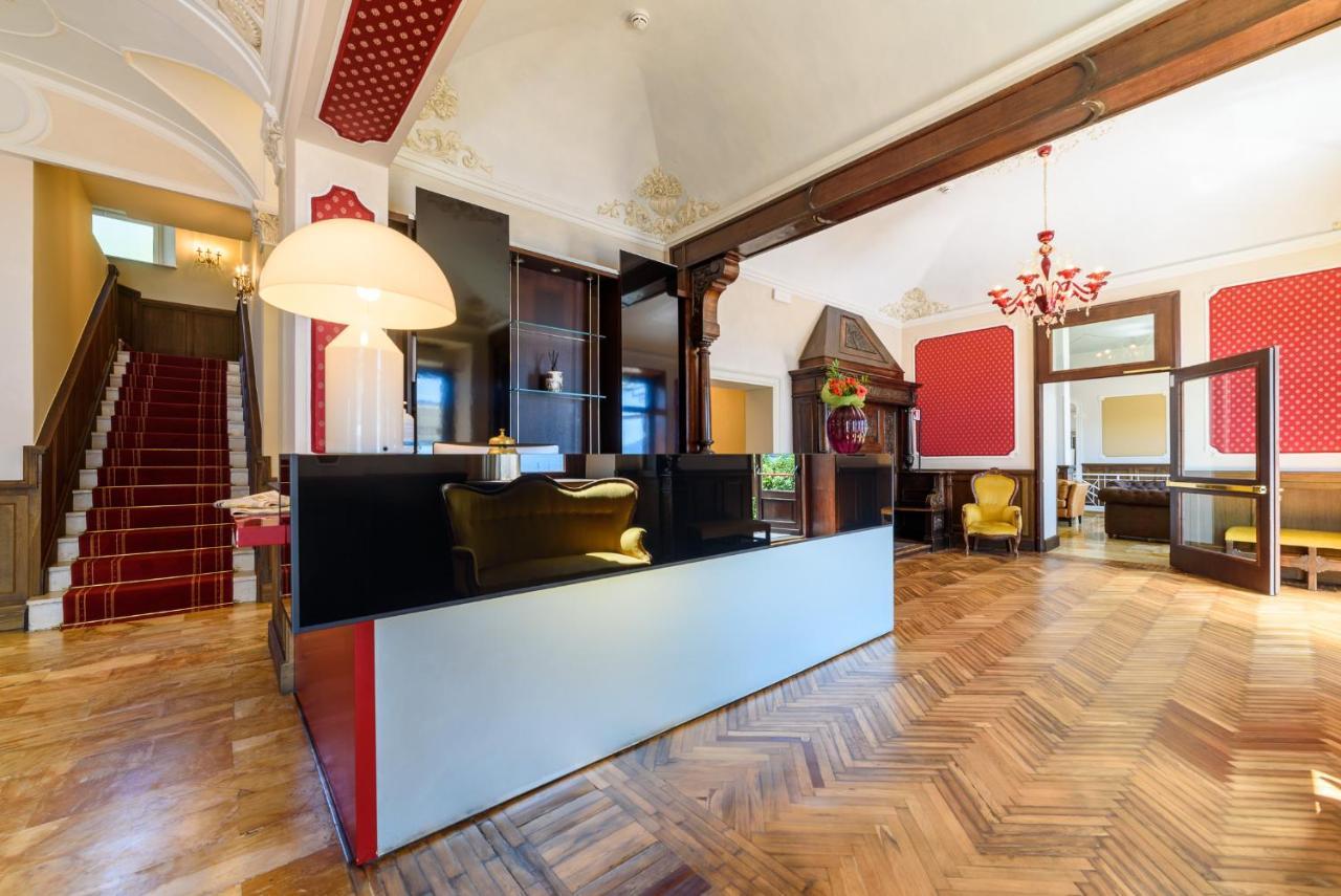 Hotel Villa Paradiso Арона Екстериор снимка