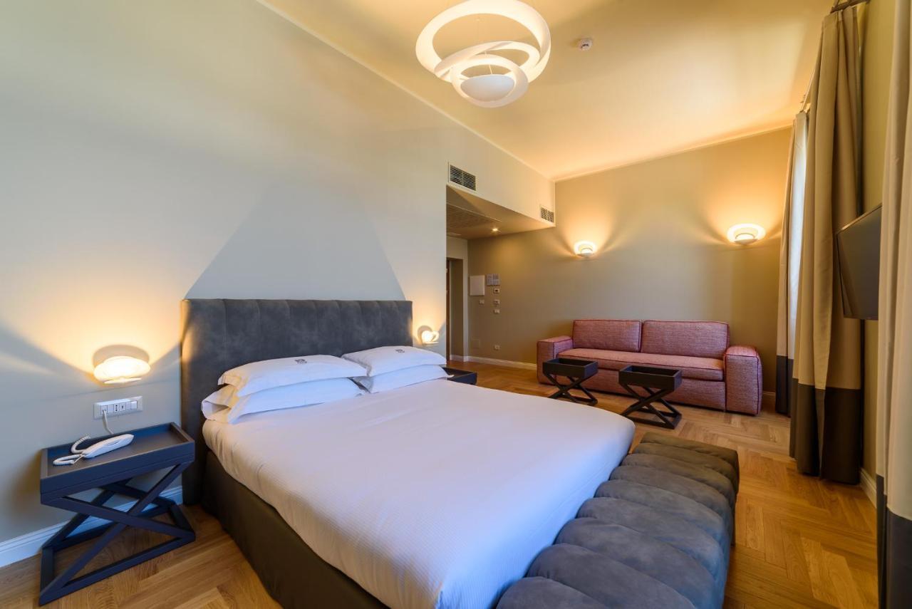 Hotel Villa Paradiso Арона Екстериор снимка