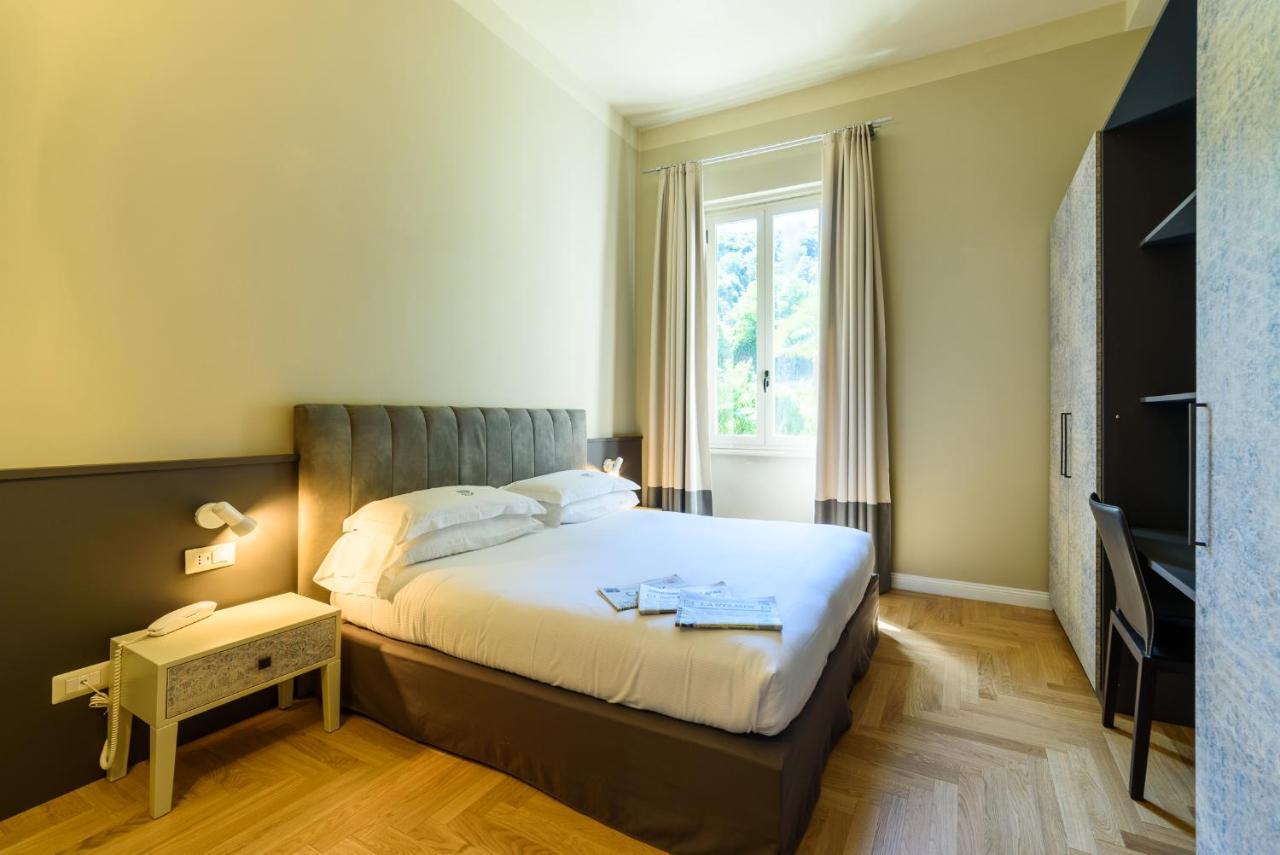Hotel Villa Paradiso Арона Екстериор снимка