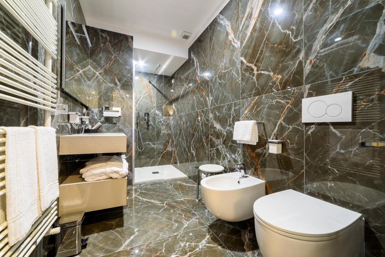 Hotel Villa Paradiso Арона Екстериор снимка