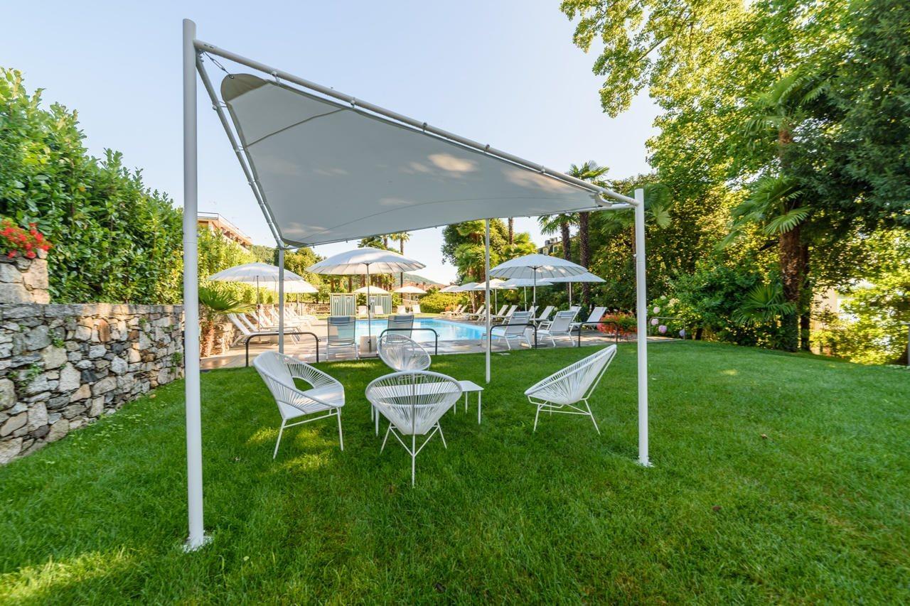 Hotel Villa Paradiso Арона Екстериор снимка