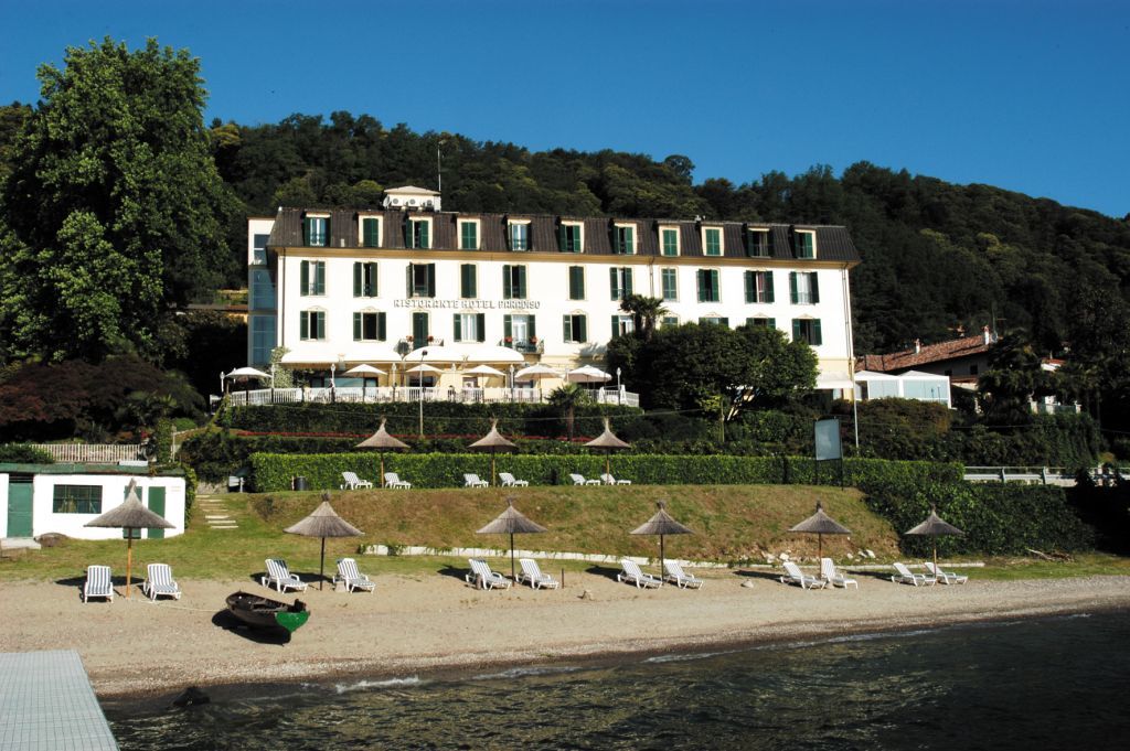 Hotel Villa Paradiso Арона Екстериор снимка